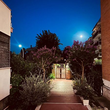 Apartament Attico A Roma Zewnętrze zdjęcie